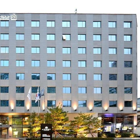 Afirst Hotel Myeongdong Seoel Buitenkant foto